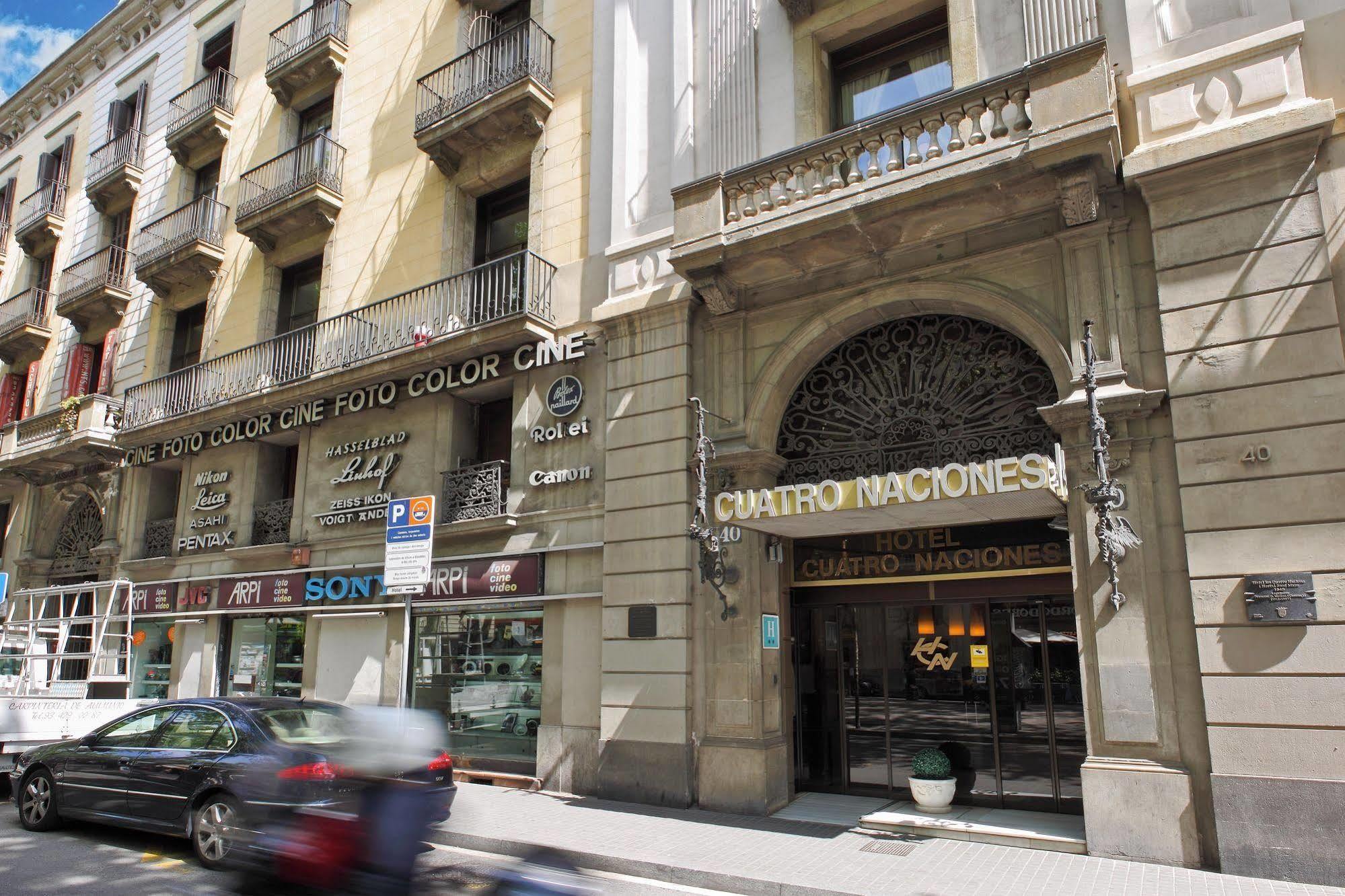 ホテル クアトロ ナシオネス バルセロナ エクステリア 写真